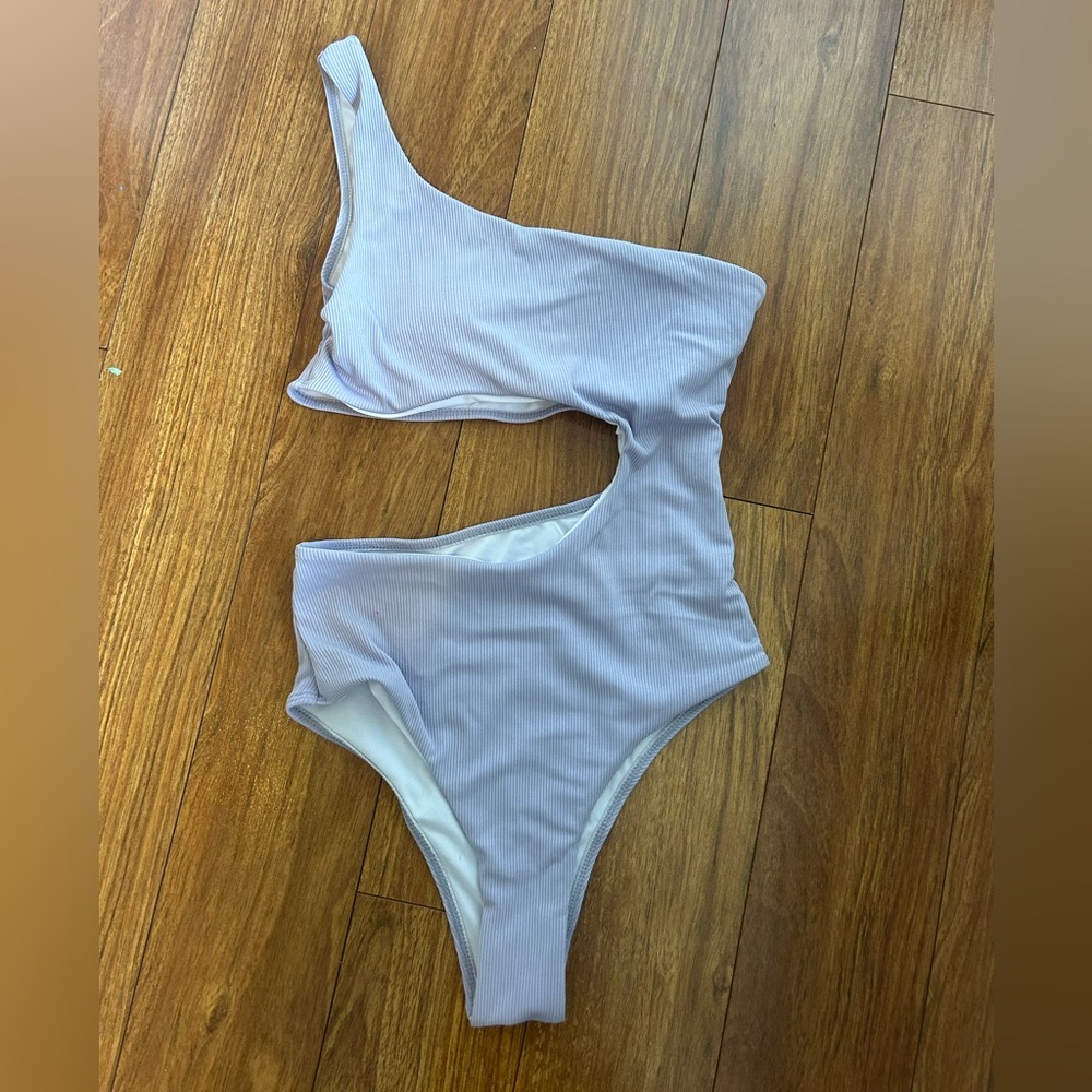 One piece lavender cut out one piece swimsuit